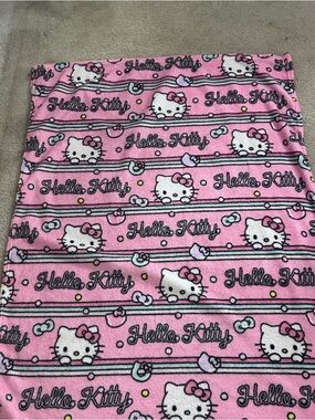 Hello Kitty Pink Patterned Throw